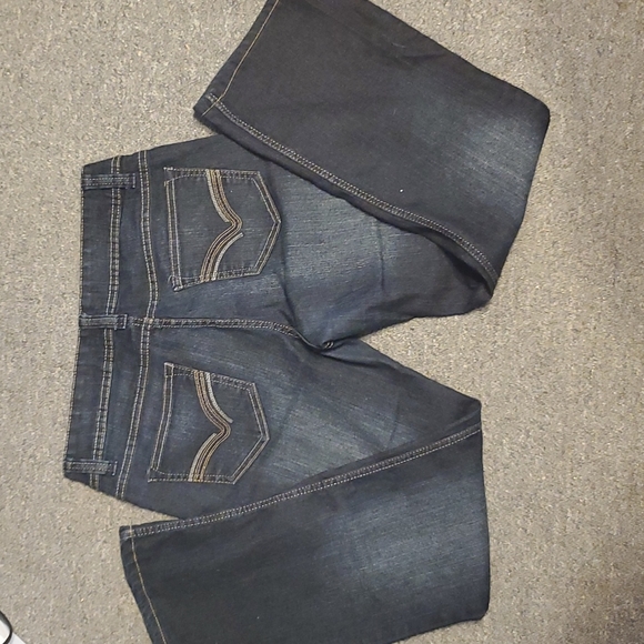 Jeans - Picture 2 of 3